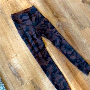 Lululemon pant 7/8ths size 4 High Rise